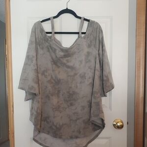 VENUS Green Asymmetrical Off-the-Shoulder Sweater*